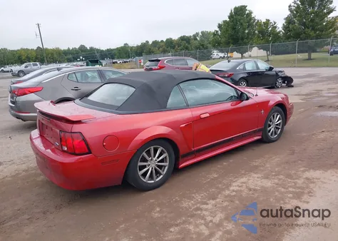 2002 Ford Mustang z USA, uszkodzony, nr VIN 1FAFP44432F128135